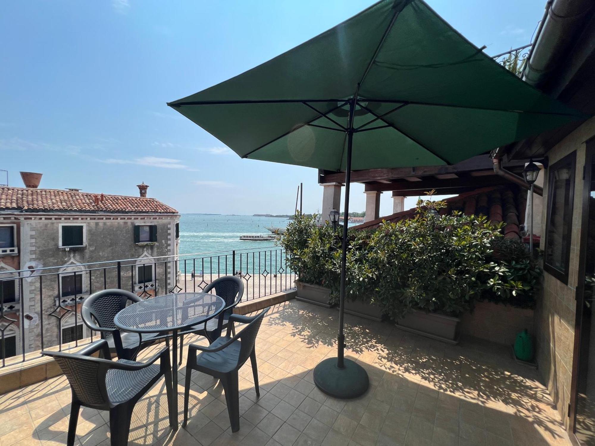 Ca' Delfina Holiday Home Benátky Exteriér fotografie