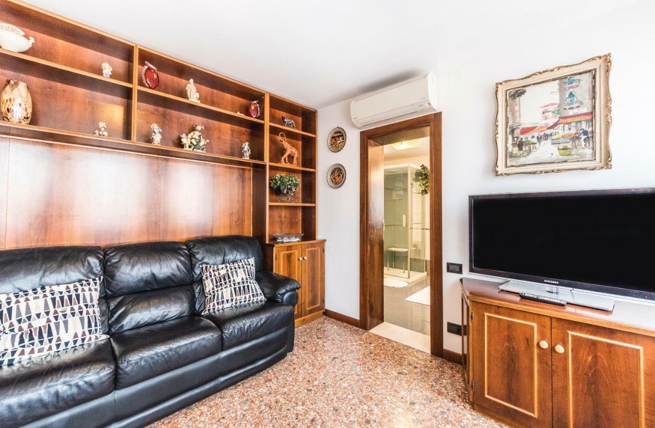 Ca' Delfina Holiday Home Benátky Exteriér fotografie